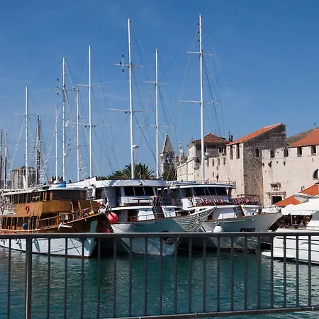 Διαμέρισμα Donna *