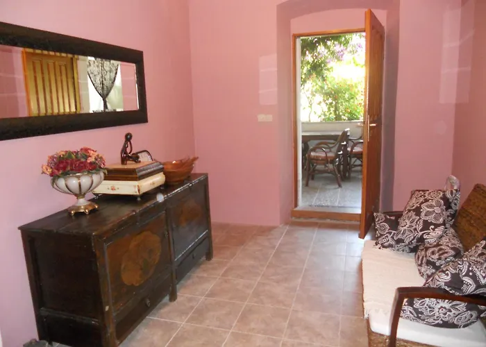 Апартаменты Donna Трогир