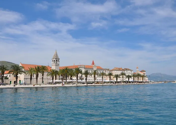 Donna Апартаменты Трогир