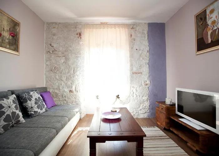 Donna Апартаменты Трогир