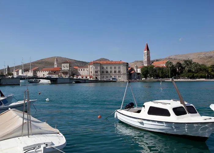 Donna Апартаменты Трогир